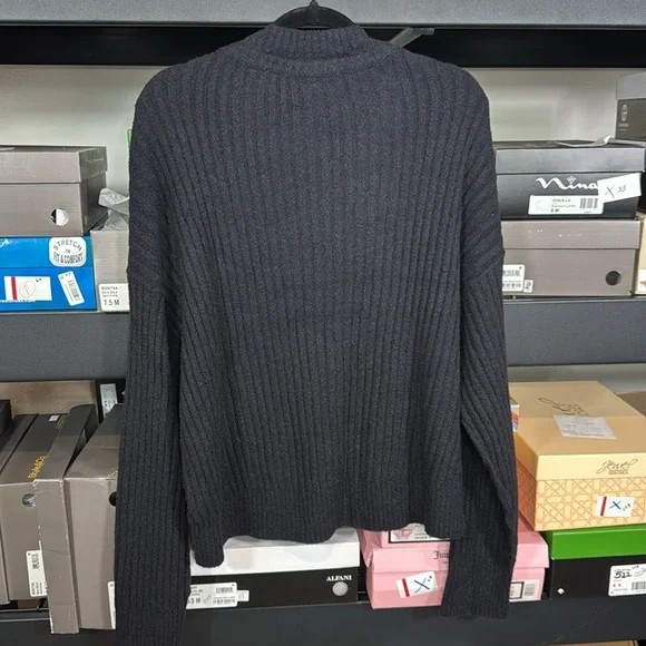 Free People Black Ribbed Cardigan 
Women's Free People Henley Pullover Sweater - Picture 4 of 5